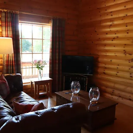 Bunnahahbain - Two Bedroom Luxury Log Cabin With Private Hot Tub Berwick Upon Tweed Exterior photo