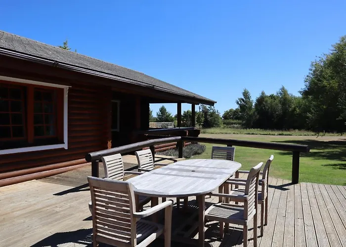 Bunnahahbain - Two Bedroom Luxury Log Cabin With Private Hot Tub